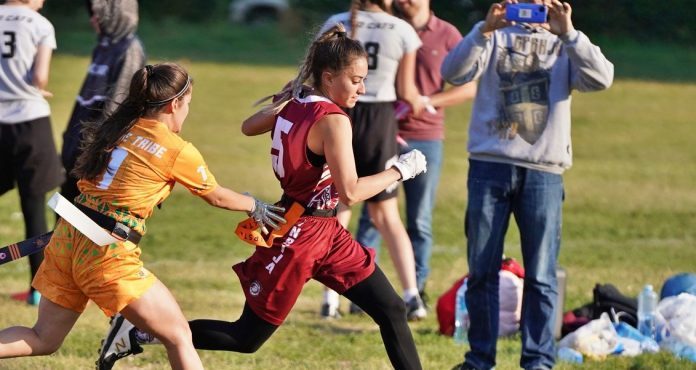 Fleg fudbal, ženska ekipa Indiansa u akciji